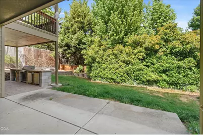 1056 Highlands Drive, Eagle Point, OR 97524 - Photo 37