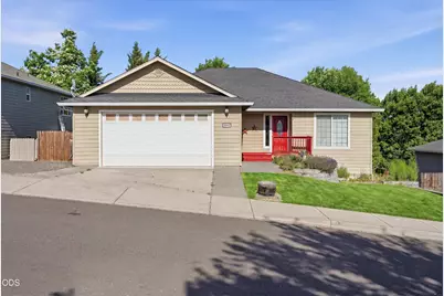 1056 Highlands Drive, Eagle Point, OR 97524 - Photo 3