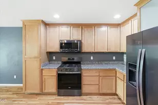 1056 Highlands Dr, Eagle Point, OR 97524 - Photo 15