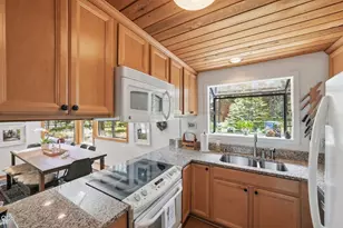 71105 Meadow Grass Cir, Black Butte Ranch, OR 97759 - Photo 13