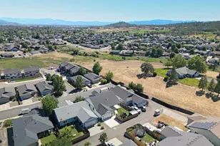 990 Win Way, Eagle Point, OR 97524 - Photo 37
