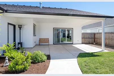 990 Win Way, Eagle Point, OR 97524 - Photo 19