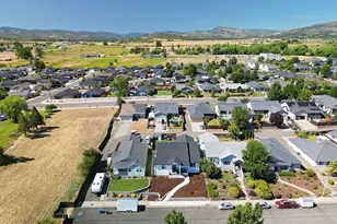 990 Win Way, Eagle Point, OR 97524 - Photo 35