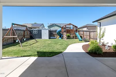 990 Win Way, Eagle Point, OR 97524 - Photo 23
