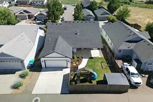 990 Win Way, Eagle Point, OR 97524 - Photo 33