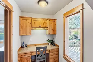2021 SW 41st St, Redmond, OR 97756 - Photo 15