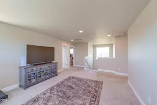 300 NW Double Eagle Ave, Madras, OR 97741 - Photo 21