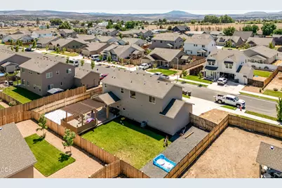 300 NW Double Eagle Avenue, Madras, OR 97741 - Photo 49