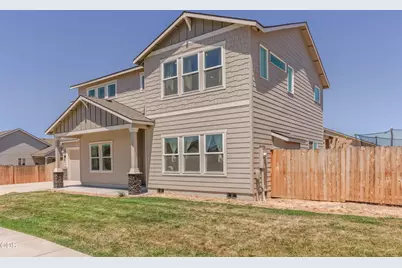 300 NW Double Eagle Avenue, Madras, OR 97741 - Photo 3