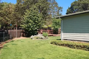 423 E Glenwood St, Grants Pass, OR 97527 - Photo 7