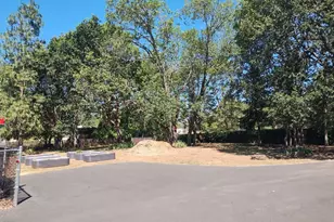 423 E Glenwood St, Grants Pass, OR 97527 - Photo 65