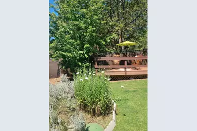 423 E Glenwood Street, Grants Pass, OR 97527 - Photo 11