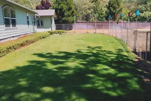423 E Glenwood St, Grants Pass, OR 97527 - Photo 17