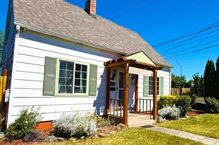 1029 S Holly St, Medford, OR 97501 - Photo 3