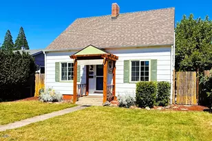 1029 S Holly St, Medford, OR 97501 - Photo 1