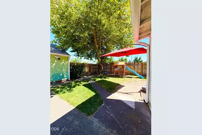 1029 S Holly Street, Medford, OR 97501 - Photo 31