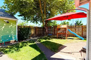 1029 S Holly St, Medford, OR 97501 - Photo 31