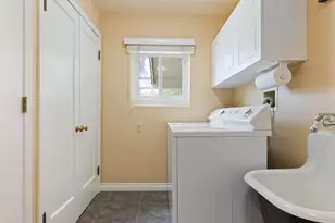 1800 S Obenchain Rd, Eagle Point, OR 97524 - Photo 29