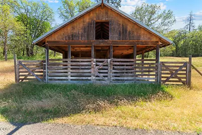 1800 S Obenchain Road, Eagle Point, OR 97524 - Photo 23