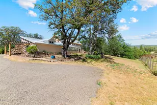 1800 S Obenchain Rd, Eagle Point, OR 97524 - Photo 61