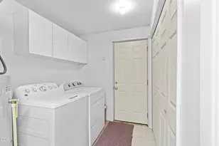619 Kings Ct, Central Point, OR 97502 - Photo 21