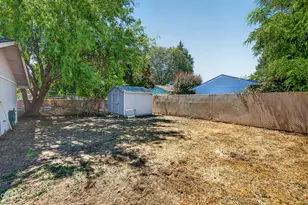 1688 Lillian St, Medford, OR 97501 - Photo 5