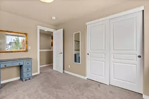 21245 SE Golden Market Ln, Bend, OR 97702 - Photo 33