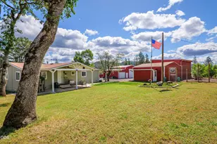 130 Kitty Dr, Eagle Point, OR 97524 - Photo 1