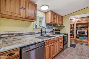 130 Kitty Dr, Eagle Point, OR 97524 - Photo 9