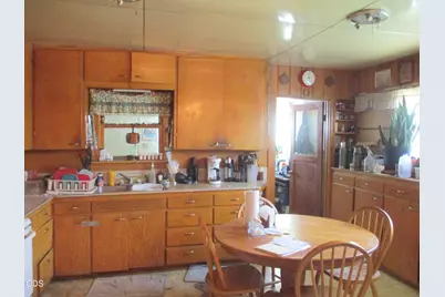 321 Crater Lake Parkway, Klamath Falls, OR 97601 - Photo 9