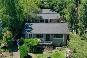 207 Gresham St, Ashland, OR 97520 - Photo 3