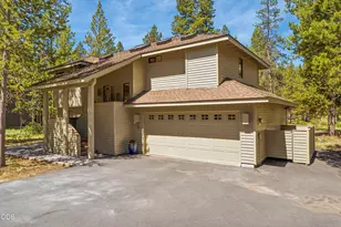 57691 Splitrock Ln, Sunriver, OR 97707 - Photo 1