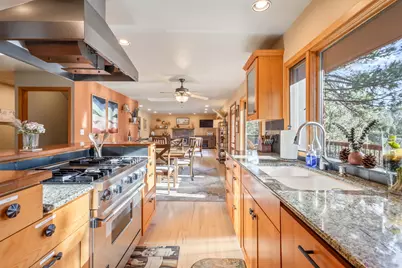 16430 Highway 126, Sisters, OR 97759 - Photo 9