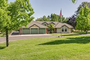 3939 Tami Ln, Central Point, OR 97502 - Photo 45