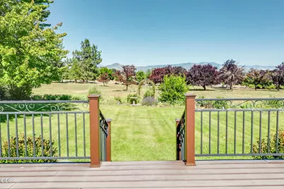 3939 Tami Lane, Central Point, OR 97502 - Photo 3