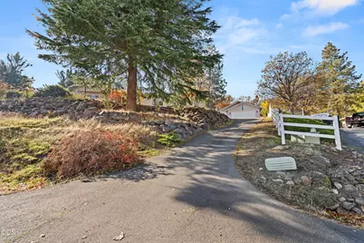 2820 David Lane, Medford, OR 97504 - Photo 3