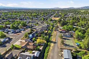 1810 SW 27th St, Redmond, OR 97756 - Photo 65