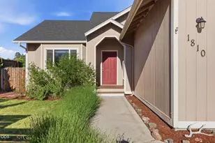 1810 SW 27th St, Redmond, OR 97756 - Photo 7
