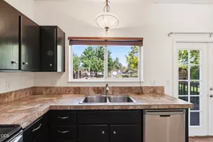 1810 SW 27th St, Redmond, OR 97756 - Photo 23