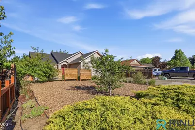 1810 SW 27th Street, Redmond, OR 97756 - Photo 3