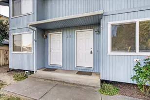 211 W Bolz Rd, Phoenix, OR 97535 - Photo 5