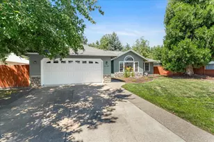 3533 Alderwood Dr, Medford, OR 97504 - Photo 1