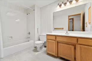 3533 Alderwood Dr, Medford, OR 97504 - Photo 21