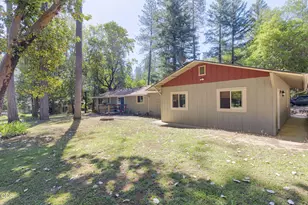 1740 Queens Branch Rd, Rogue River, OR 97537 - Photo 7