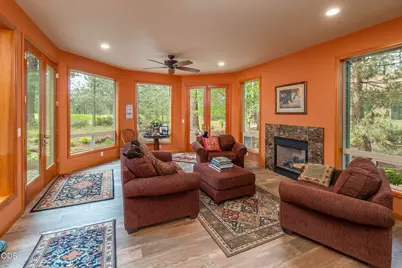 60621 Golf Village Loop, Bend, OR 97702 - Photo 15