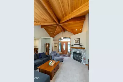 60621 Golf Village Loop, Bend, OR 97702 - Photo 7