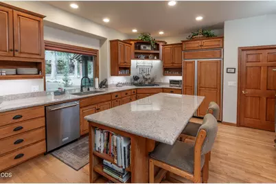 60621 Golf Village Loop, Bend, OR 97702 - Photo 11