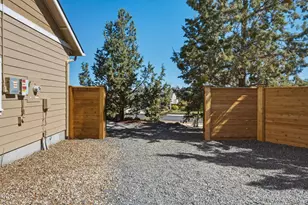 20825 Rorick Dr, Bend, OR 97701 - Photo 41
