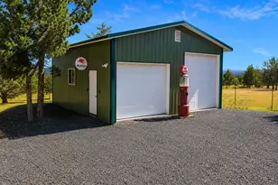 1047 SE Akins Dr, Prineville, OR 97754 - Photo 5