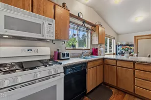 1047 SE Akins Dr, Prineville, OR 97754 - Photo 17